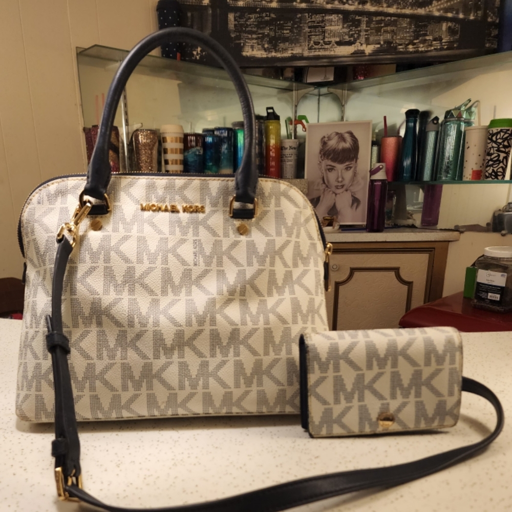 Michael Kors Cindy dome satchel with matching wallet